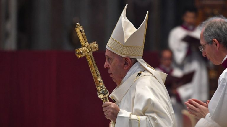 Papa Francisco urge a construir auténticas cadenas de solidaridad