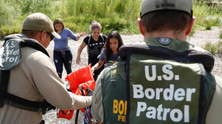 Detienen durante agosto a casi 50 mil migrantes en la frontera México-EE.UU.