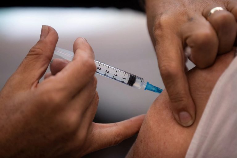 Hoy llegaron a México un millón de vacunas contra COVID-19 de Sinovac.