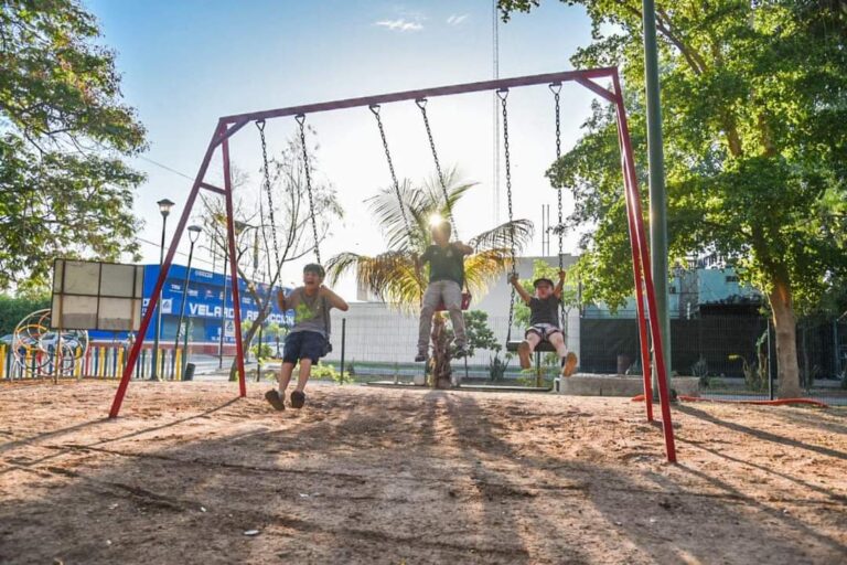 Alcaldía de Ahome rehabilita 12 parques en Los Mochis