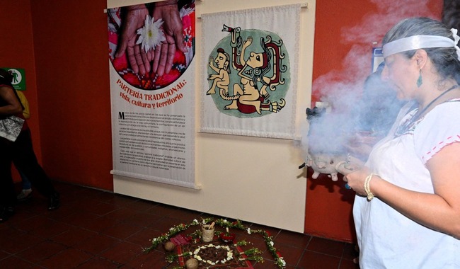 Exposición visibiliza el valor de la partería tradicional en México
